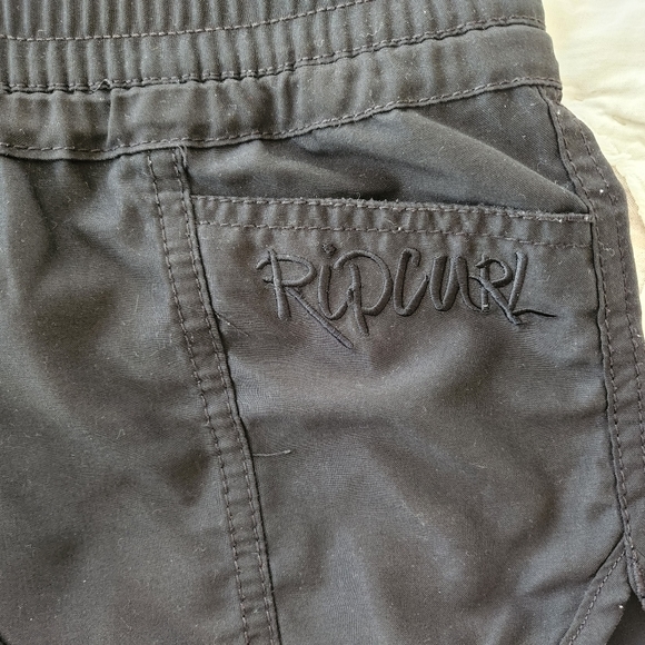 🎆 DONATED 🎆 Rip Curl Surf Shorts, Black, Large - Picture 2 of 4